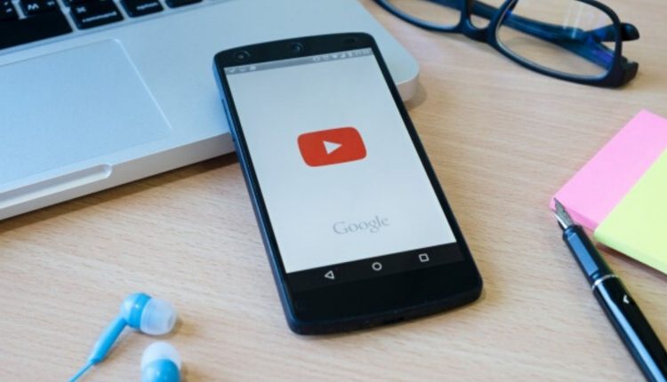escuchar música por YouTube