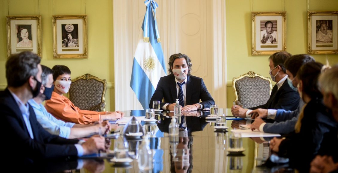 MAYRA MENDOZA JUNTO A SANTIAGO CAFIERO EN FIRMA DE CONVENIO PARA FORTALECER LA MODERNIZACIÓN DIGITAL DEL MUNICIPIO (3)