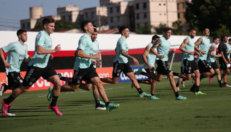 La selección argentina enfrenta a Colombia a las 22hs en el Mané Garrincha de Brasilia. El ganador disputará la final ante el seleccionado brasilero.
