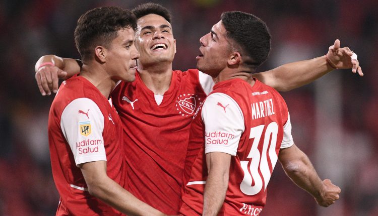 E Rojo enfrenta a Newell´s en Rosario