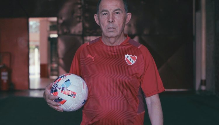 Merecido homenaje a Bochini