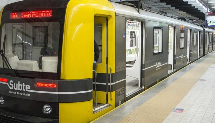 subte - línea A San Pedrito - Plaza de Mayo el subte en