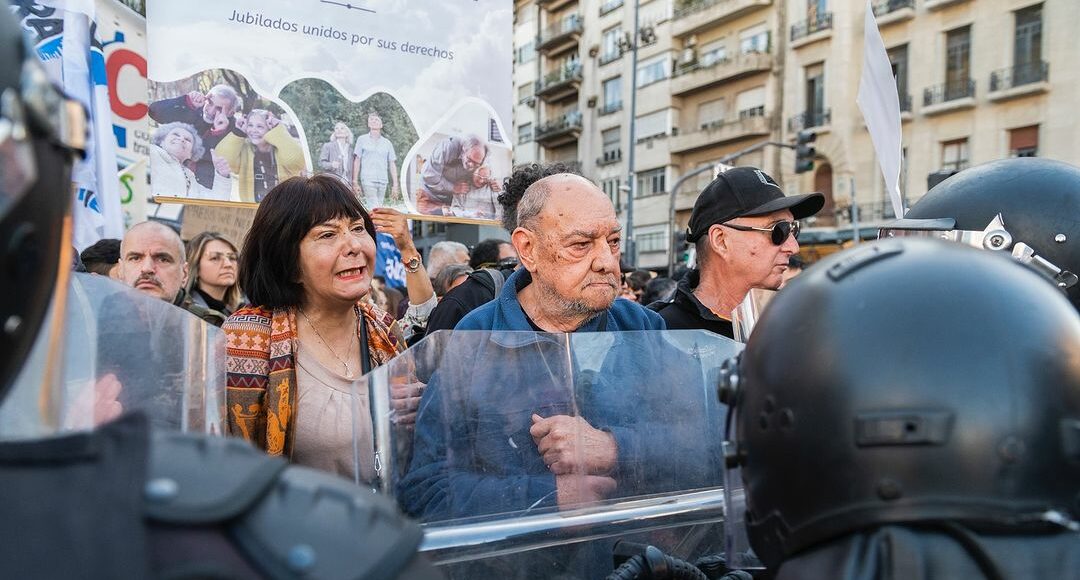 — 4 de septiembre 2024 • Congreso de la Nación Argentina.Represión a jubilados y jubiladas que se manifestaban contra el decreto que veta la Ley de Movilidad. Agencia Shok (6)