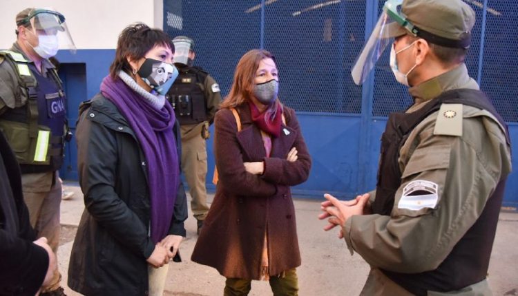 reunion Mayra Mendoza y Sabina Frederic