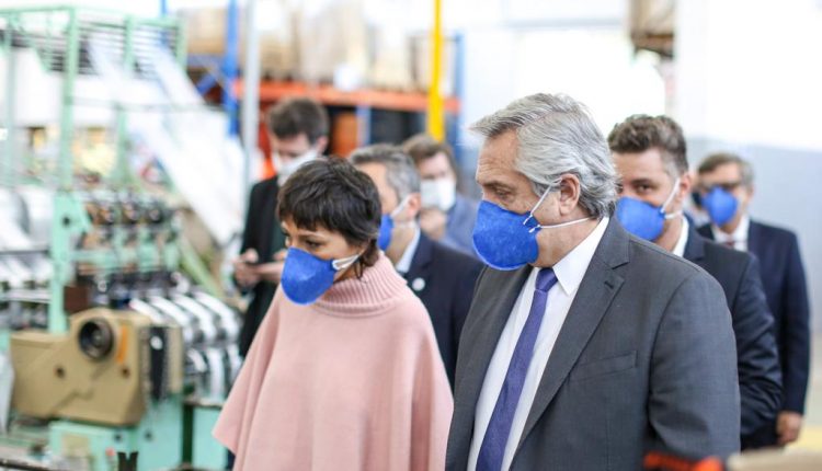 Mayra Mendoza y Alberto Fernandez en Delta Plus