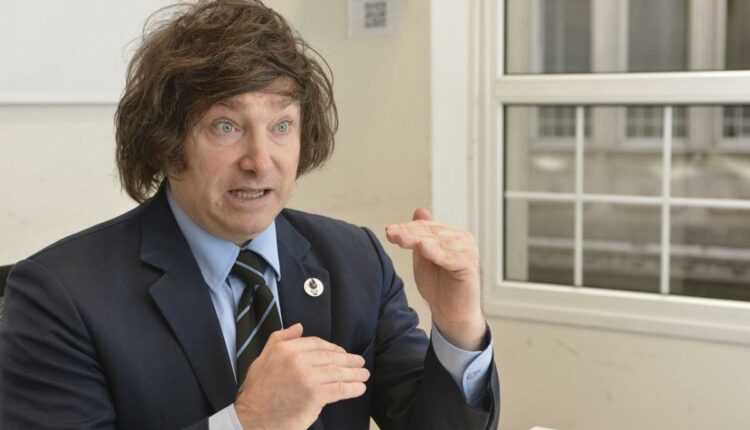 Milei envuelto por el escándalo de cargos por favores sexuales