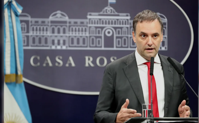 Manuel Adorni más complicado Foto Agencia NA/archivo